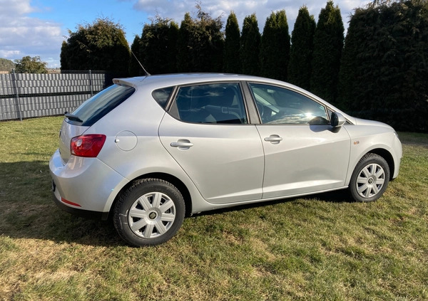 Seat Ibiza cena 19900 przebieg: 164000, rok produkcji 2011 z Złotów małe 106